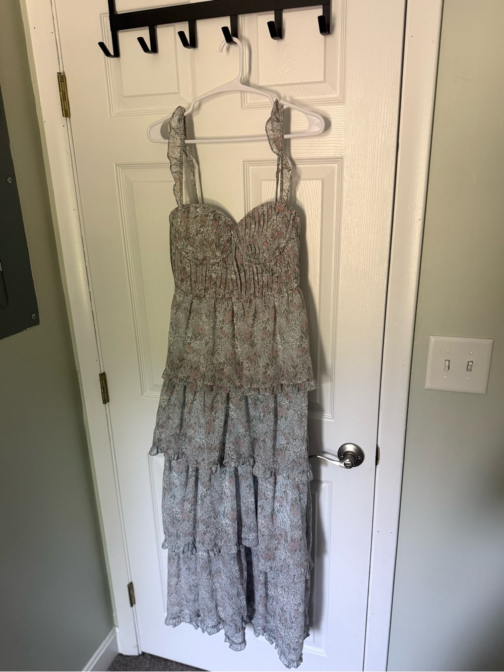 ASTR Dress - Picture 2 of 3